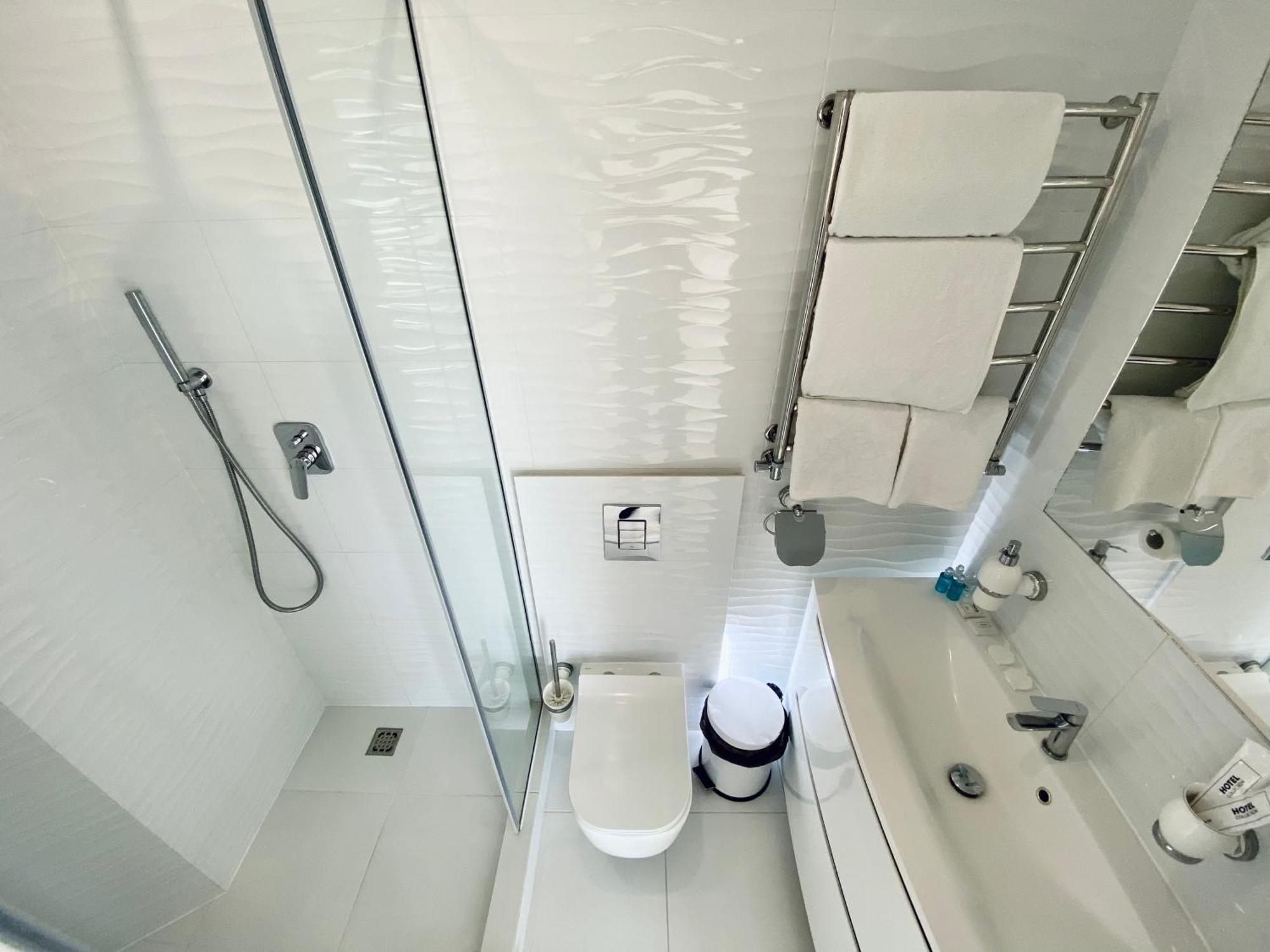 Sky House: Panoramic City Center Apartments with Keyless Access Vinnytsia Exterior photo
